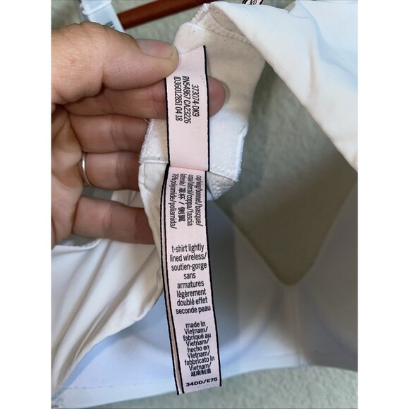 Victoria Secret Wear Everywhere Lightly Lined Wireless TShirt Bra White 34DD - Picture 10 of 11
